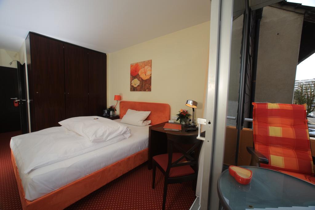 Hotel Unterfeldhaus Erkrath Ngoại thất bức ảnh